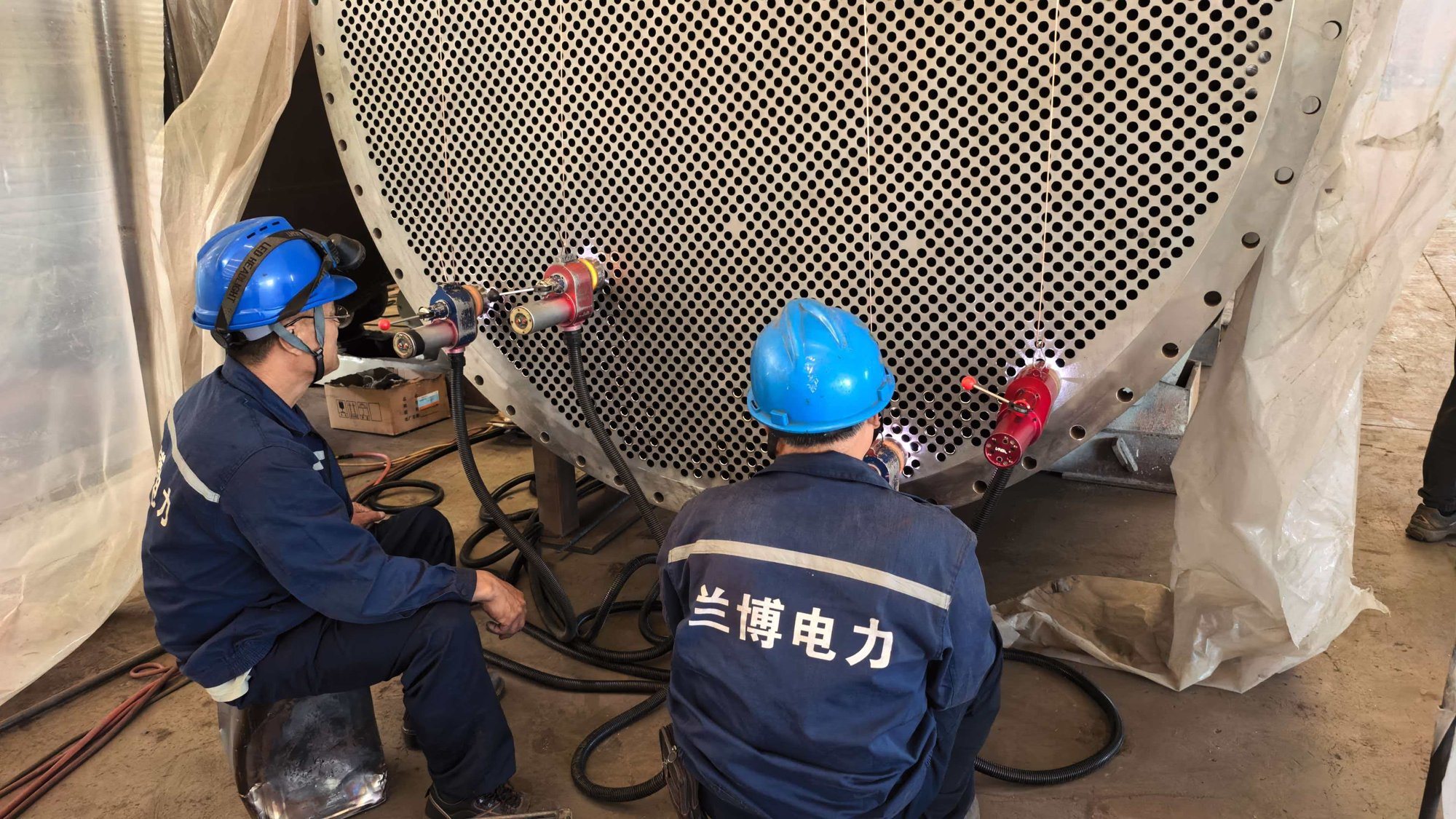 沈阳东管钛管换热器管口胀削焊施工(1)