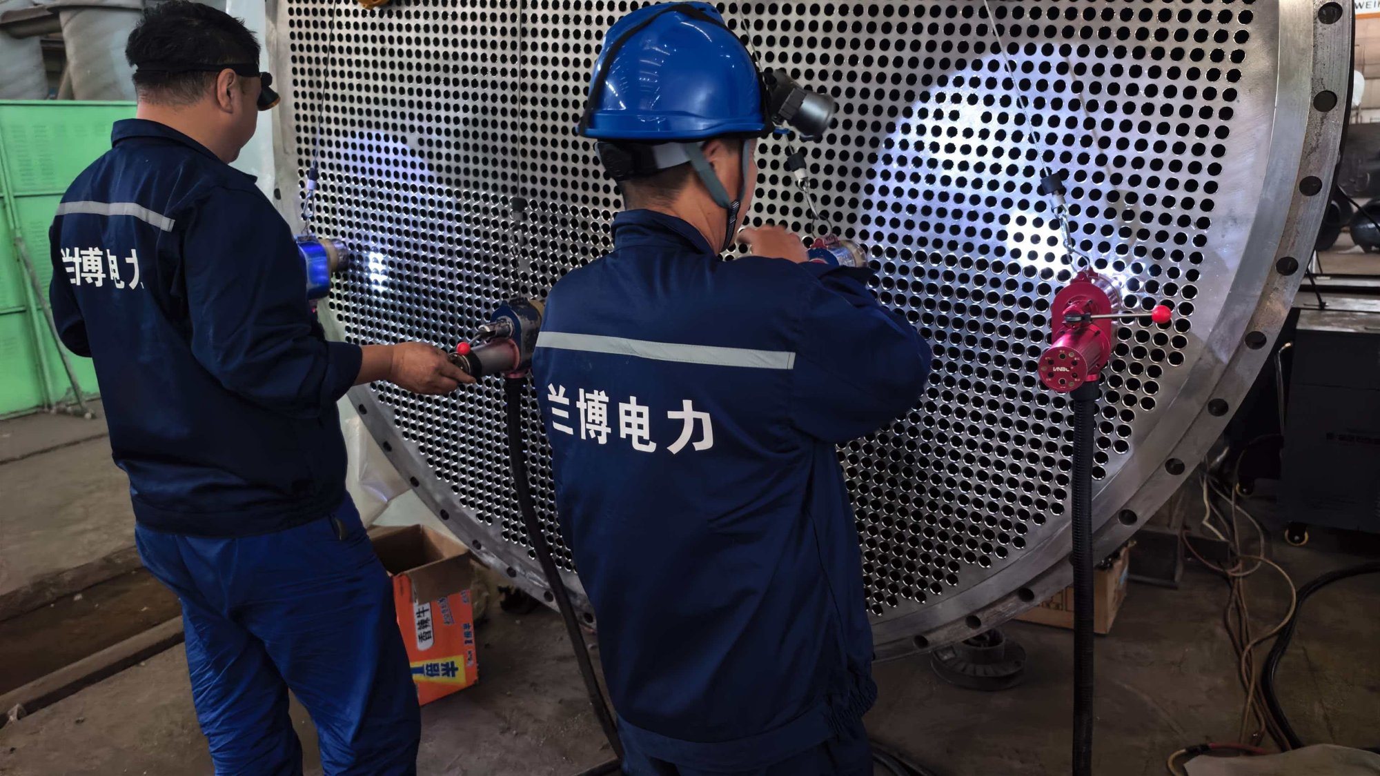 Titanium tube-end expanding and welding, Shenyang Dongguan (2)