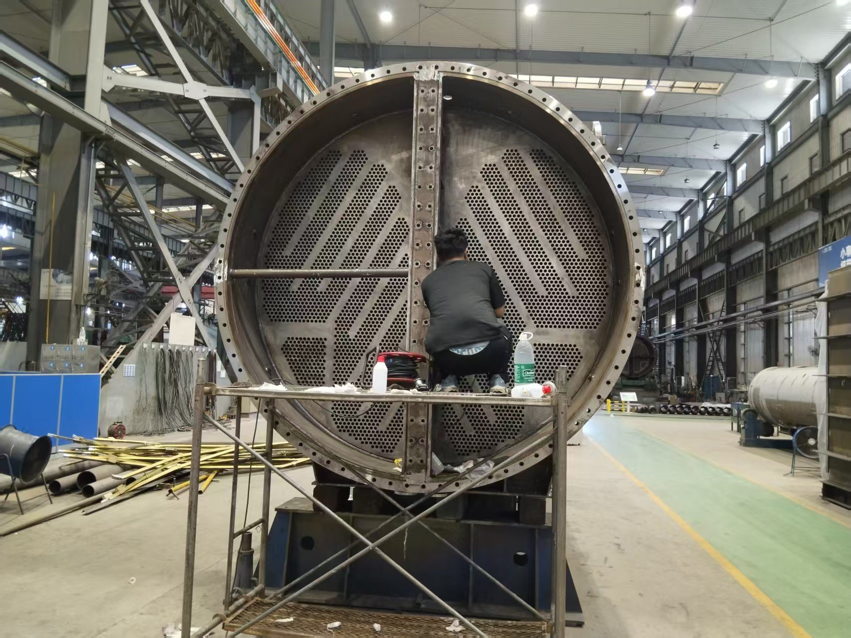 Tube expanding and facing on heat exchangers, Hangzhou Guoneng (3)