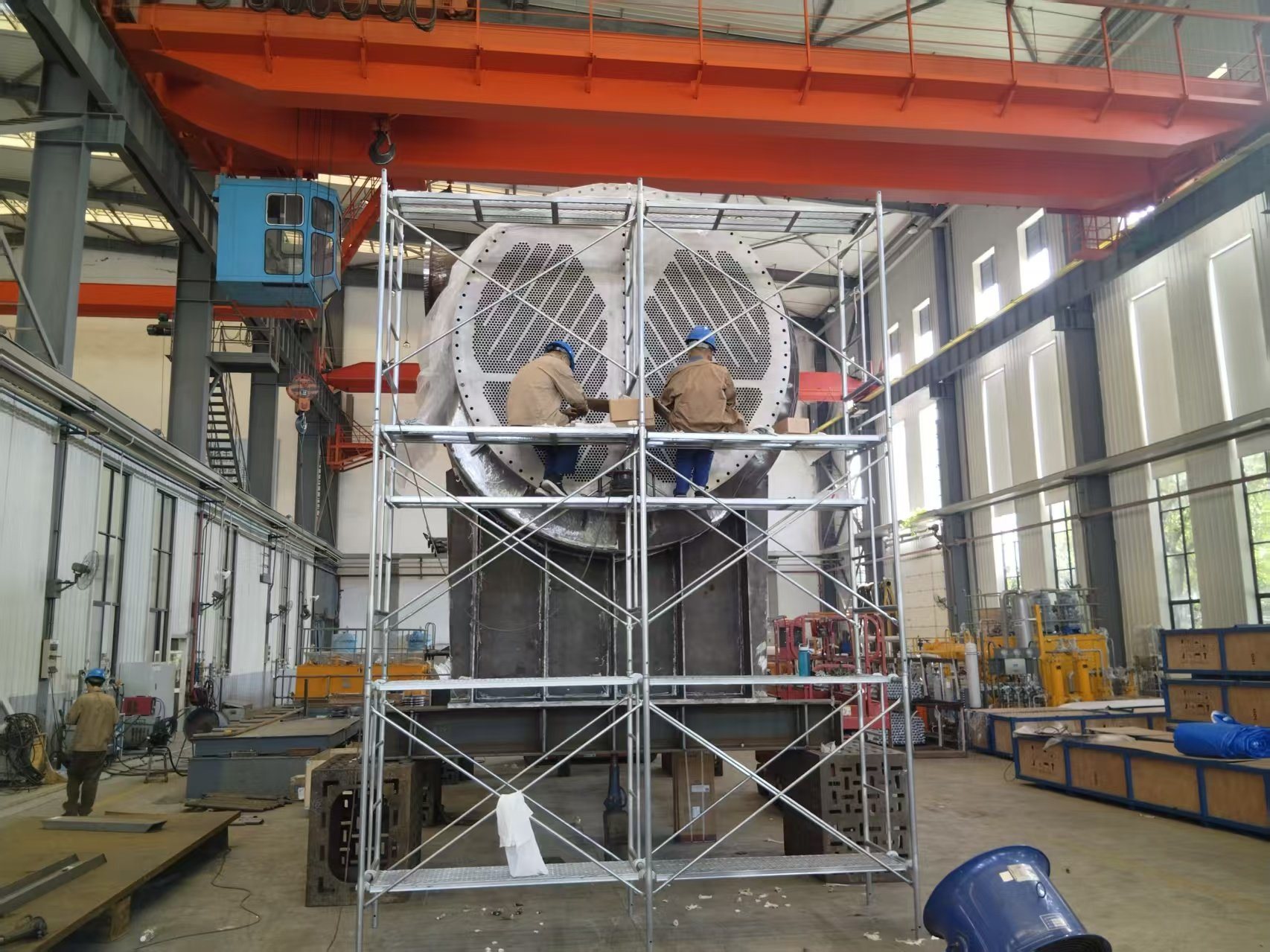 Tube expanding and facing on heat exchangers, Hangzhou Guoneng (5)