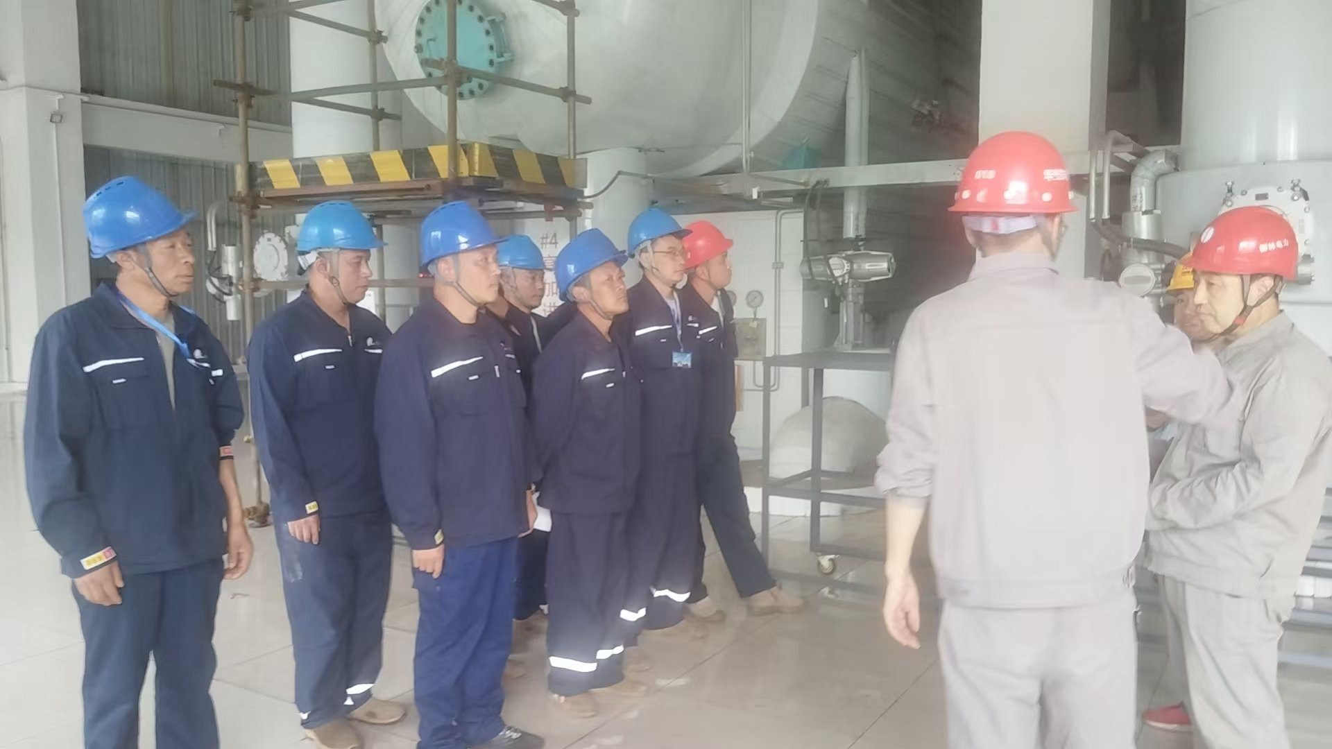 Retubing of high-pressure district-heating heaters, Shanxi Huaguang (5)