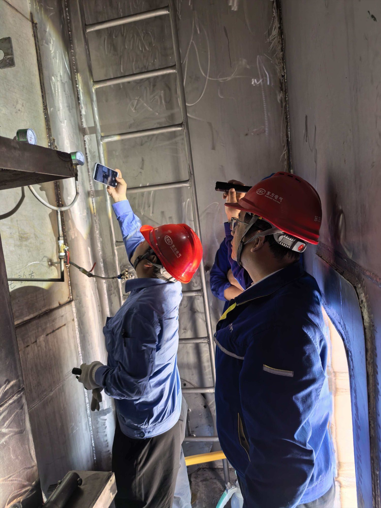 Titanium tube insertion and expansion, Tianjin Dagang (3)